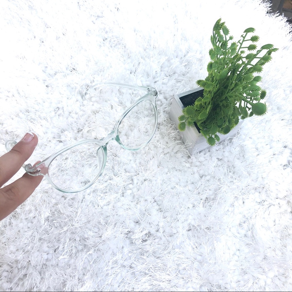 🔴Free🔴 Transparent Glasses - Picture 5 of 5